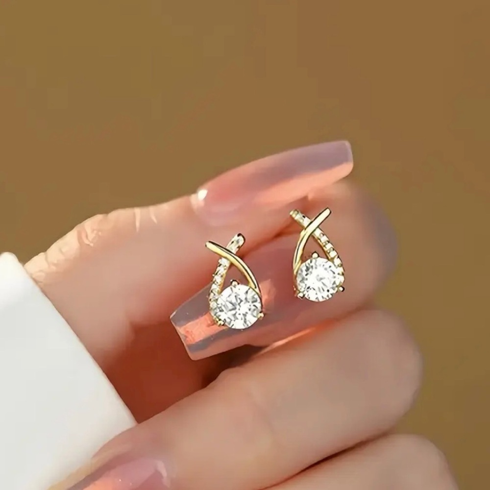 Elegant Gold and Silver Crystal Earrings. - Picture 4 of 7